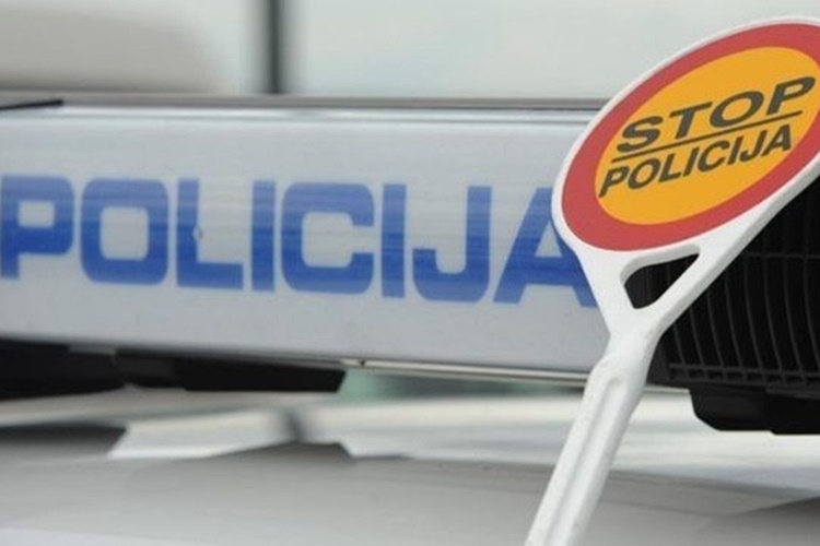 Vozio moped pijan i bez vozačke i to nije sve! Evo zašto je uhićen mopedist u Radešiću
