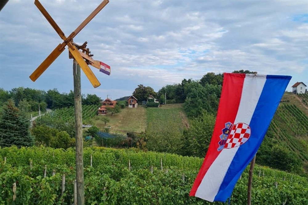 PRIČA O KLOPOTECU Tradicija koja još odolijeva vremenu