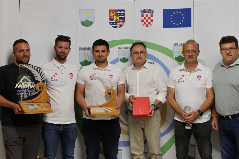 Gradonačelnik Dubravko Bilić ugostio svjetske prvake Aerokluba Ludbreg