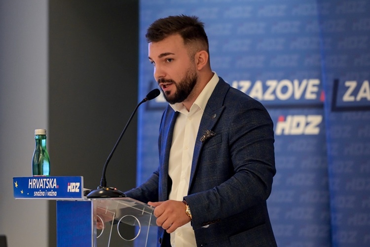 HDZ-ov Tin Jurak poručio: Mladi nisu samo perspektiva budućnosti, već su važni akteri današnjice