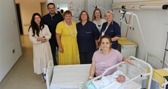 PREKRASNE VIJESTI: Andriana Huzak rodila svoje osmo dijete, posjetila ju zamjenica župana Jasna Petek