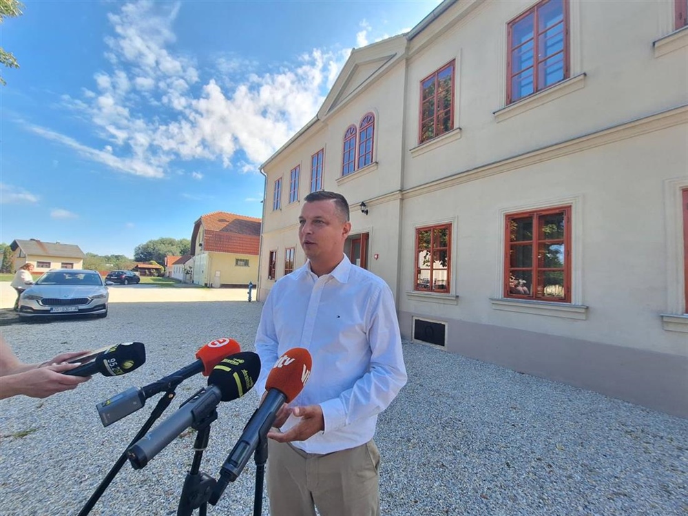 Općinska uprava u Petrijancu preselila u obnovljenu zgradu Stare škole, Posavec: Djelatnici imaju bolje uvjete za rad
