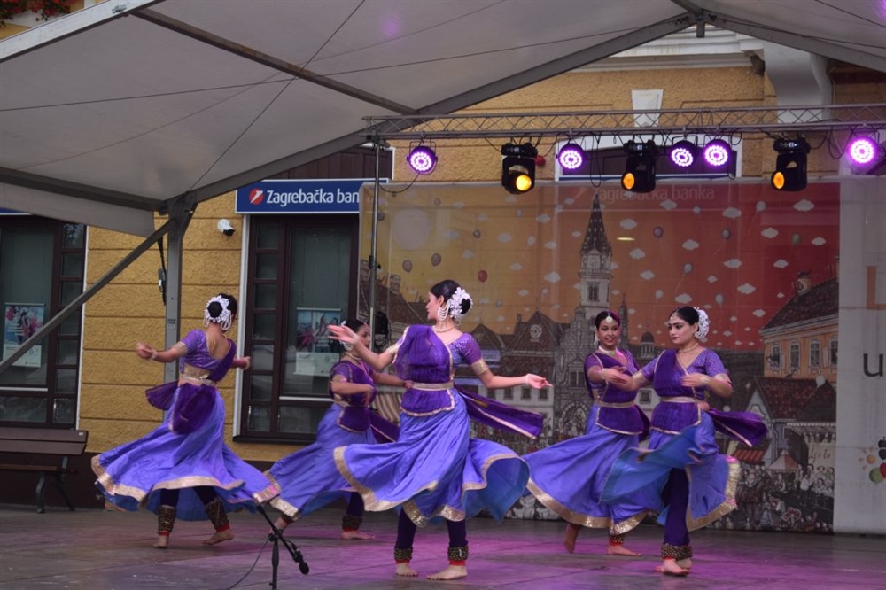 The Kathak dance troupe, ples indijskih plesačica oduševio Mariju Bistricu