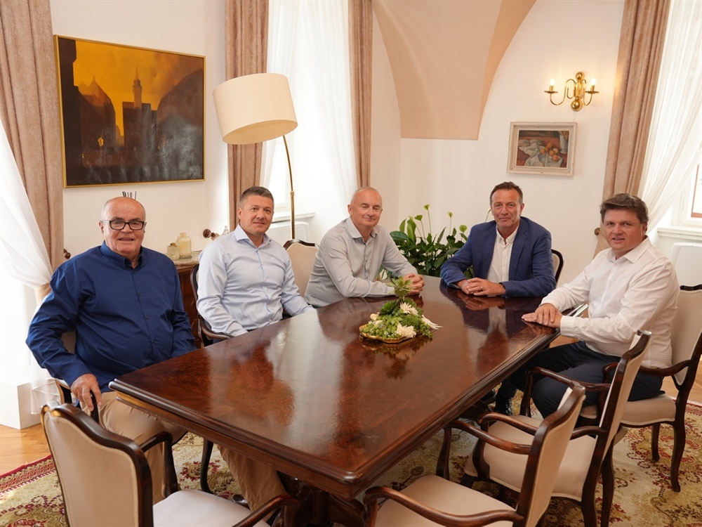Gradonačelnik Bosilj ugostio izaslanstvo Grada Nova Gradiška