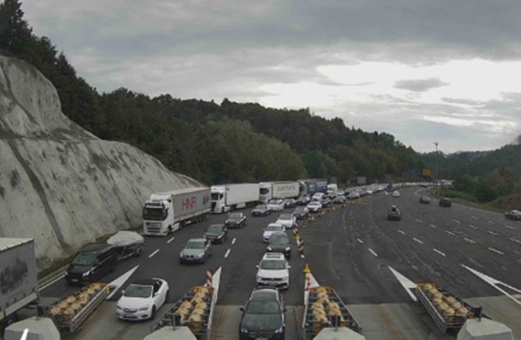 Gužve na autocestama: nesreća na A1, kolona i na Trakošćanu