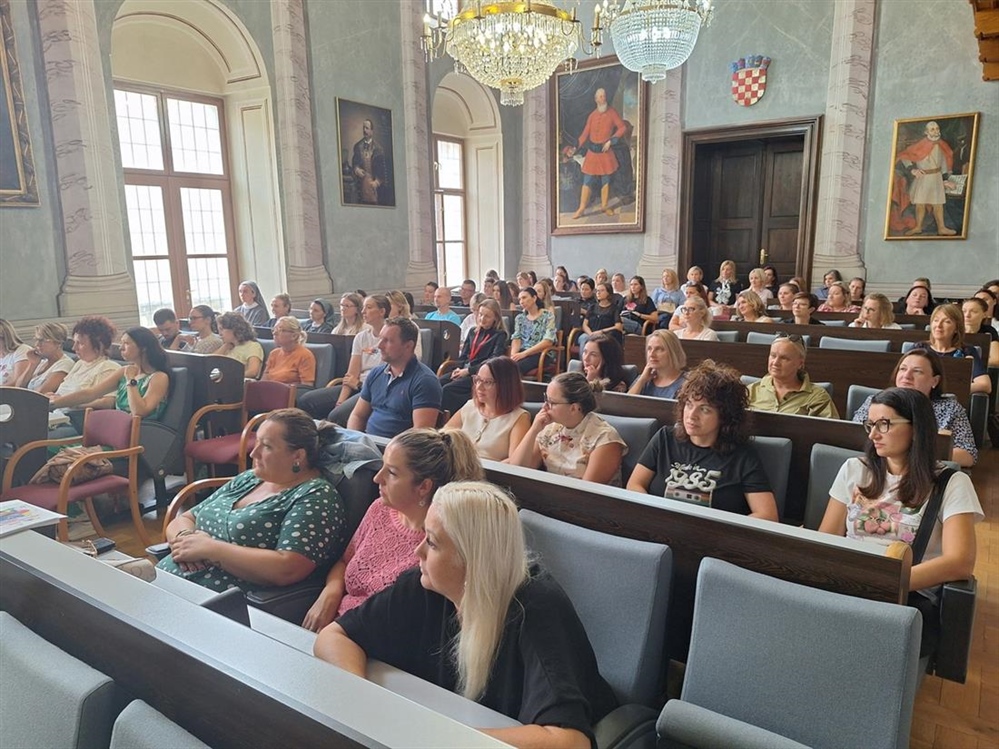 Velik broj sudionika na predavanju o budućnosti obrazovanja u Županijskoj palači