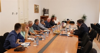 Župan Golubić sastao se s ravnateljima srednjih škola – Županija kontinuirano prati potrebe škola