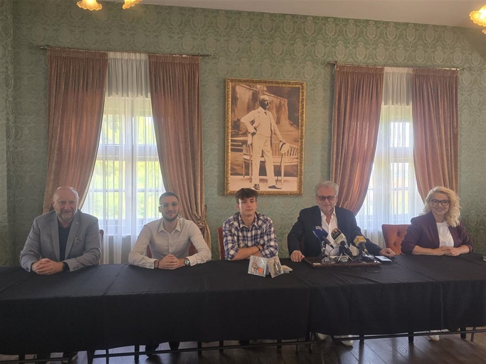 "Plavi akvarel" donio uspjeh Dini, Karli i Antoniju – spot predstavljen u Dvorcu Gjalski, Kolar: Ovo je tek početak!