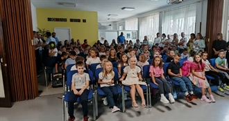 Prvašići u Stubičkim Toplicama dočekani uz pjesmu, igru i posebne darove