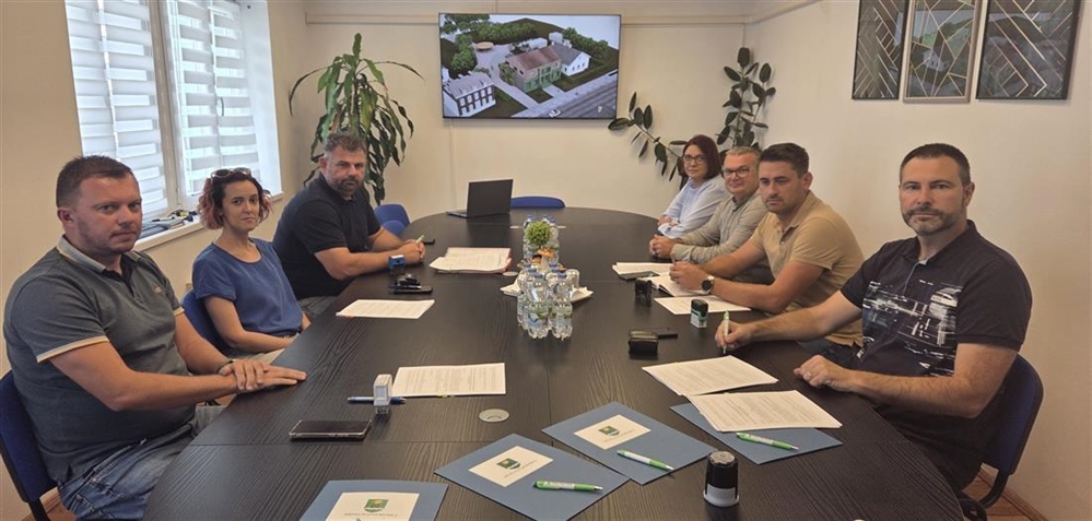 U Zlatar Bistrici potpisan ugovor za rekonstrukciju zgrade u društveno-edukacijski centar
