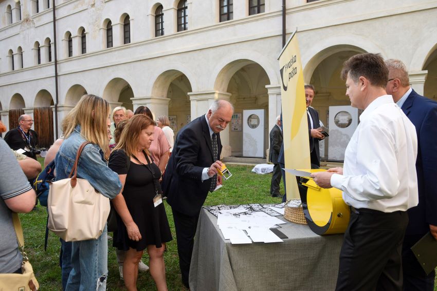 Posebni žigovi i razglednice obilježili otvorenje filatelističke izložbe u Lepoglavi