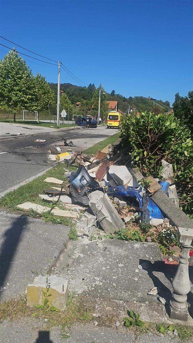 Krš i lom: U Štrucljevu sudar dva vozila, ozlijeđeno dvoje ljudi – “proletio je kao uragan“