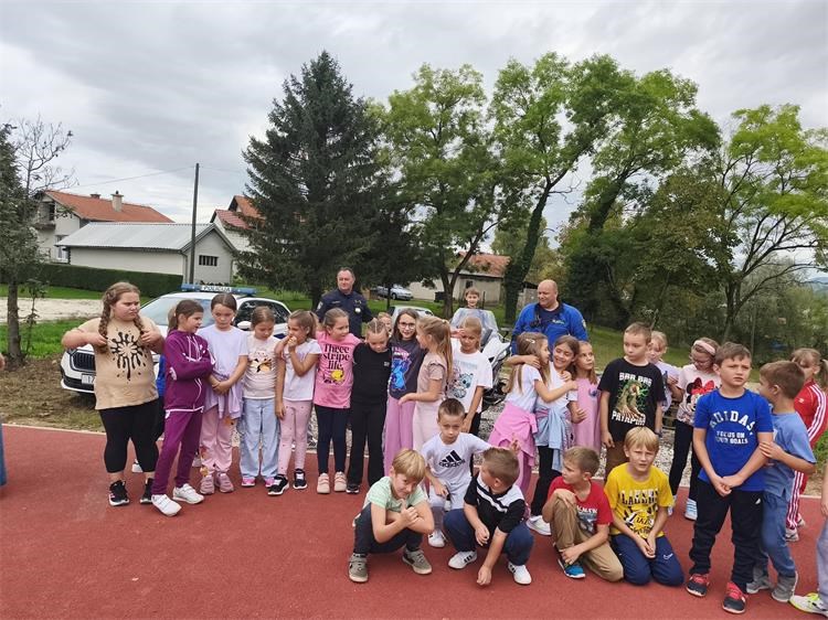 Učenici iz Svetog Križa Začretja i Bedekovčine učili o sigurnosti u prometu