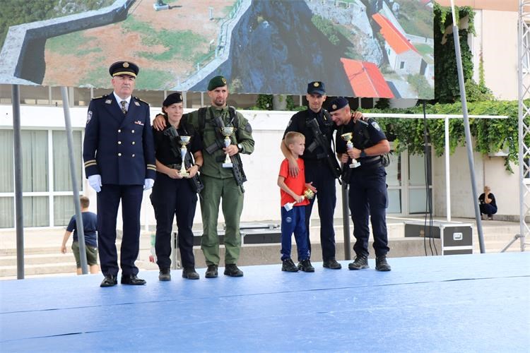 Interventni policajac Sandro Šlogar ponovo pokazao veliku spremnost: Na “Štitu Domovine Knin 2025“ u cilj ušao kao drugi