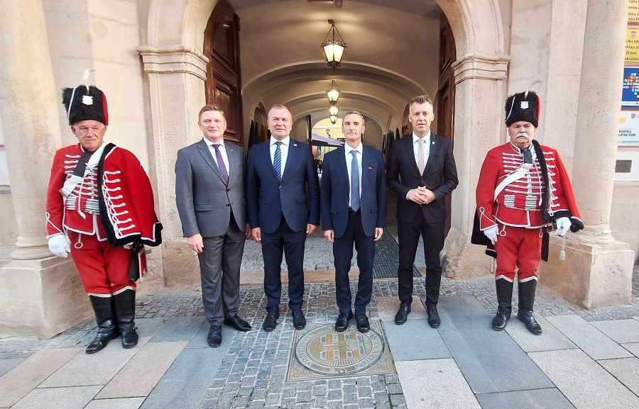 Župan Stričak ugostio talijanskog veleposlanika: "Gospodarski smo snažno povezani s Italijom"