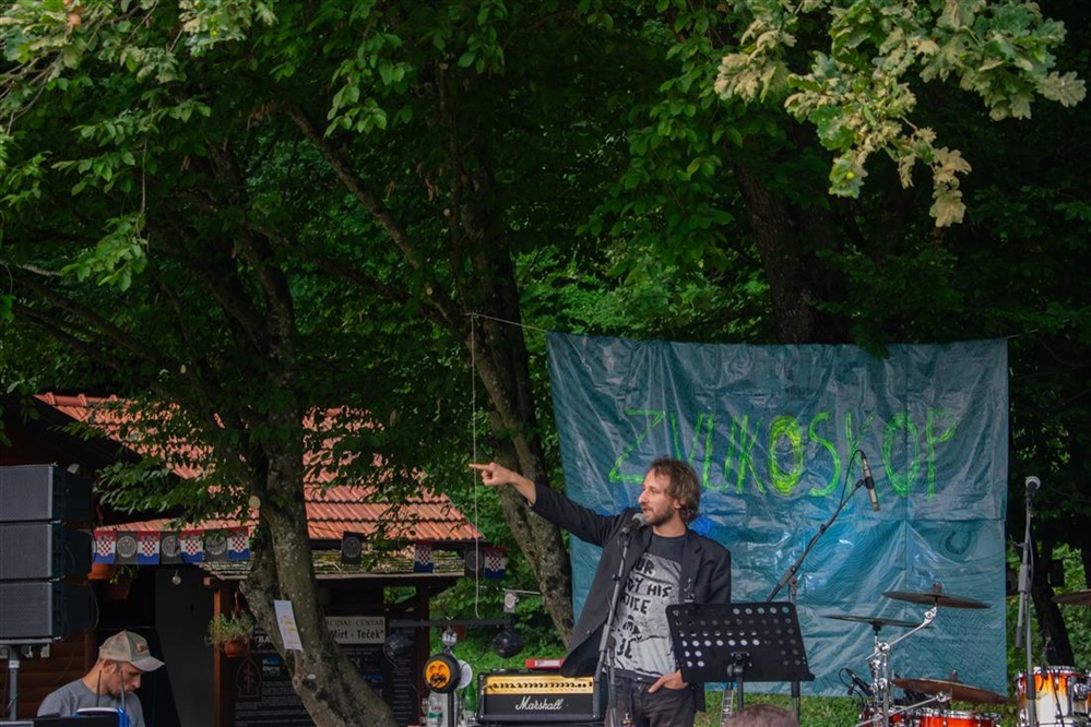 Radio Falš iz Stubičkih Toplica organizira festivale, radijske emisije i različite kulturne aktivnosti – u svrhu daljnjeg razvoja traže prostor za rad