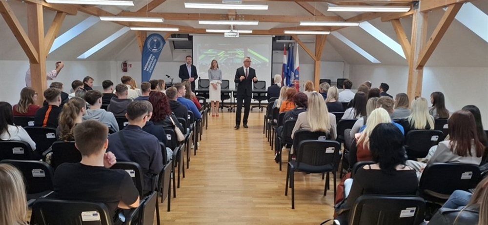 Dekan Klopotan pozdravio nove studente MEV-a: Imamo 116 brucoša te 110 novih stručnjaka