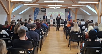 Dekan Klopotan pozdravio nove studente MEV-a: Imamo 116 brucoša te 110 novih stručnjaka