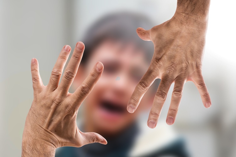Djeca u Hrvatskoj i dalje odrastaju uz šamare, viku i prijetnje