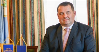 Načelnik Štritof uručio nove laptope i informatičku opremu učenicima petih razreda osnovne škole