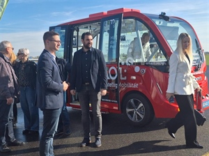 Budućnost je tu! Na varaždinskom aerodromu predstavljeno autonomno vozilo, prvi putnici - novinari