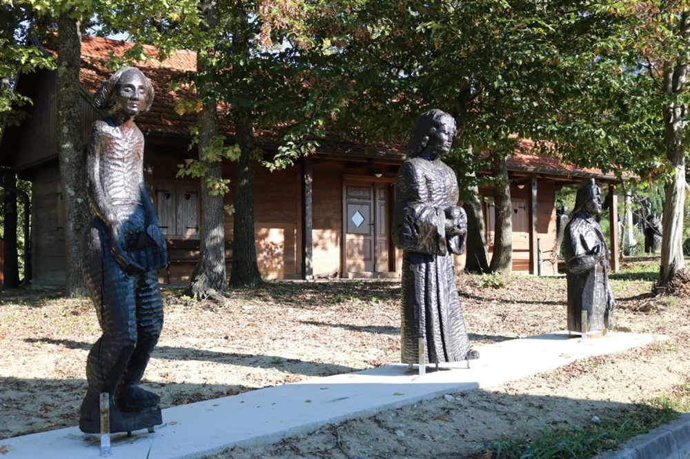 Obnovljen Park drvenih skulptura u Mariji Bistrici - ponovno zasjao u novom ruhu