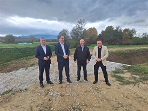 Župan Stričak obišao novoizgrađeni lateralni kanal Greda: Nije velika investicija, ali je iznimno značajna za ovaj kraj