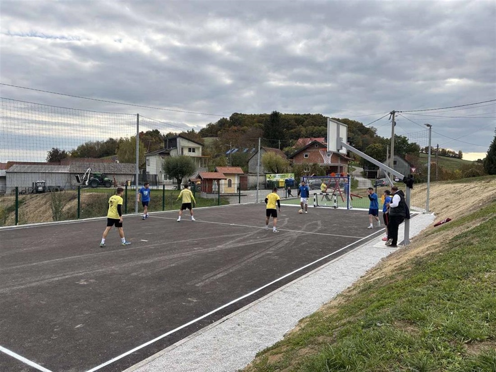 U Gorjanima Sutinskim otvoreno novo dječje igralište!