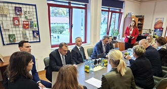 Ministar Fuchs održao sastanak s ravnateljima pregradskih škola – predstavljeni kapitalni projekti važni za obrazovanje
