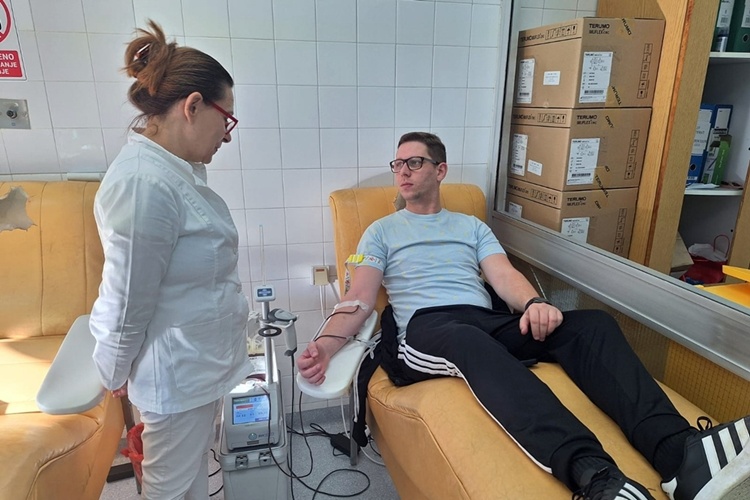 Dan dobrovoljnih darivatelja krvi: Slavimo ljude koji daruju život, naše humane heroje!
