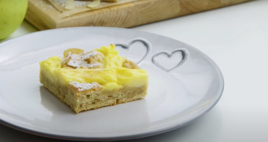 Trebate nešto slatko i neodoljivo? Predlažemo fini kolač s jabukama, bademima i puding kremom