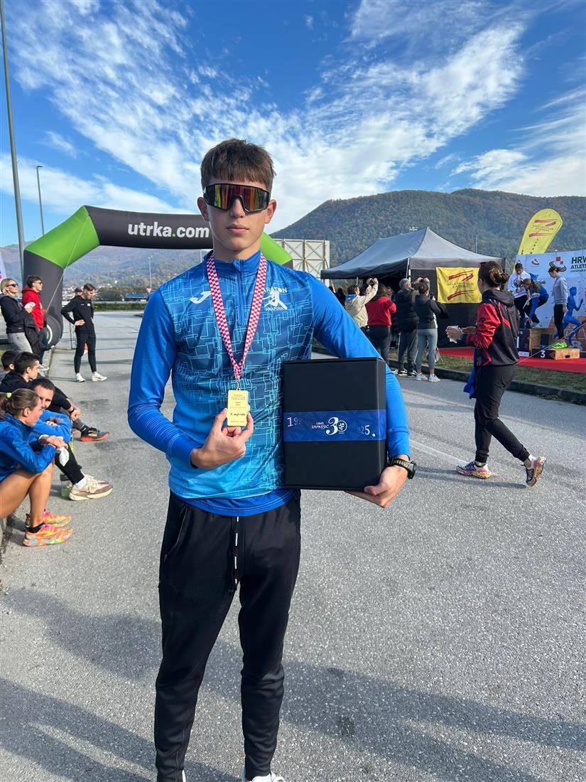 Zlato za TK Maraton Krapina! Juraj Skupnjak najbrži kadet Hrvatske na 3000 metara