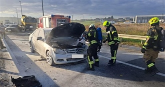 Policajci spasili vozača iz gorućeg Mercedesa na A4: Uočili dim i odmah reagirali