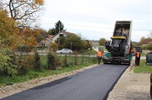 Radno u Jalžabetu: Završeno asfaltiranje odvojka u Varaždinskoj ulici, postavlja se i rasvjeta na groblju u Jakopovcu