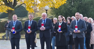Povodom Svih svetih u Čakovcu položeni vijenci i upaljene svijeće hrvatskim braniteljima