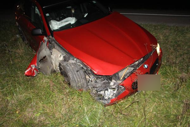 Mrtav pijan s 2,45 promila BMW-om se zabio u rasvjetni stup!