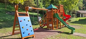 “Na radost mališana“: Uređeno dječje igralište u parku kod Gradske knjižnice u Klanjcu