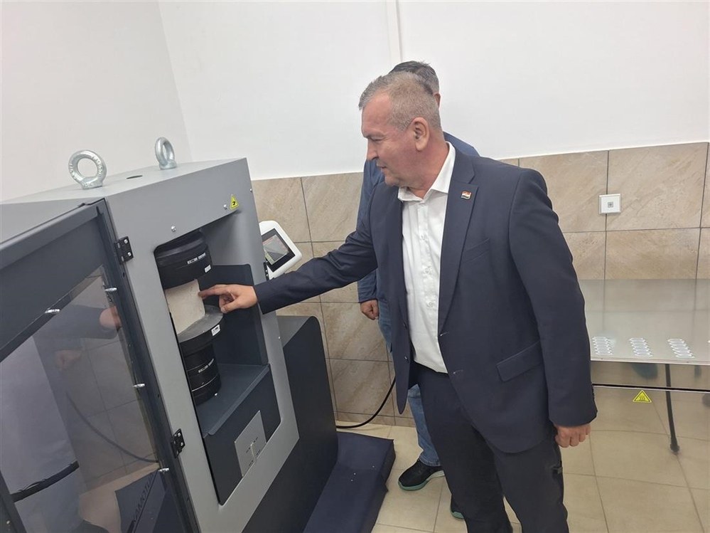 U Varaždinu otvoren novi laboratorij za graditeljstvo - Stričak: Ulaganjem u laboratorije činimo nastavu zanimljivijom i praktičnijom