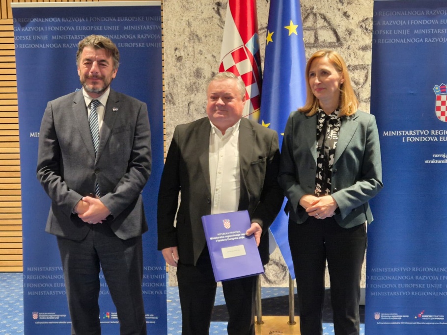 Načelniku Jagiću uručen ugovor za bespovratnih 1,5 milijuna eura za rekonstrukciju i dogradnju vatrogasnog doma u Budinščini