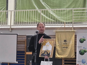 ŠAMPION IZLOŽBE I OCJENJIVANJA: Najbolji med u Krapinsko-zagorskoj županiji ima Darko Hruškar