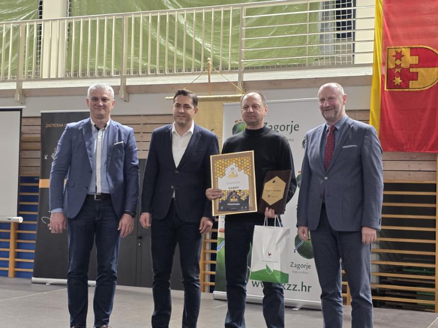 ŠAMPION IZLOŽBE I OCJENJIVANJA: Najbolji med u Krapinsko-zagorskoj županiji ima Darko Hruškar