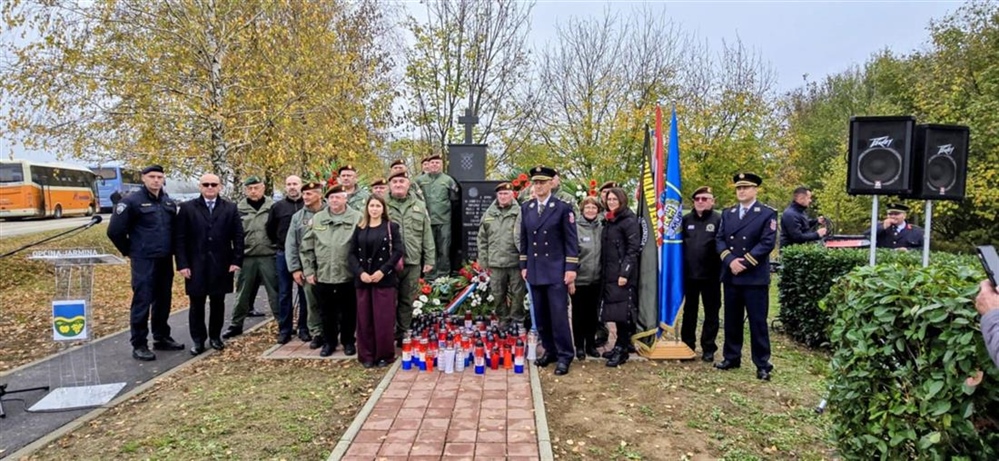 Polaganjem vijenaca u Jarmini obilježena 34. obljetnica pogibije pripadnika Specijalne jedinice policije PU varaždinske „Roda“