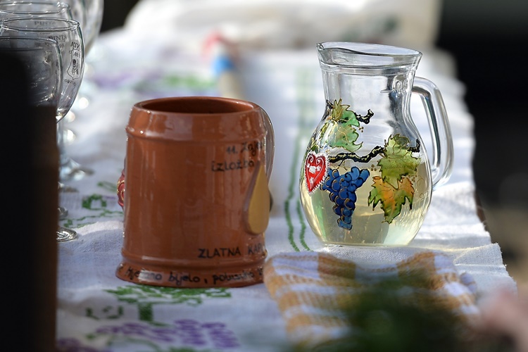 Krštenje mošta i veselje u Maču - ne propustite Martinje 2025.!