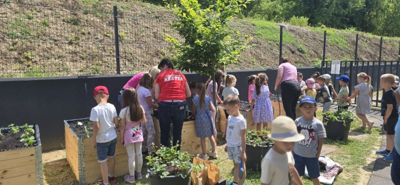 Grad Klanjec uspješno priveo kraju još jedan projekt za djecu - nabavljene nove igračke, bicikli i vrtne gredice