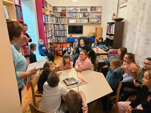 U Svetom Križu Začretju održana prva radionica “Boje koje govore“ – dvadesetero djece naslikalo svoje likovne radove