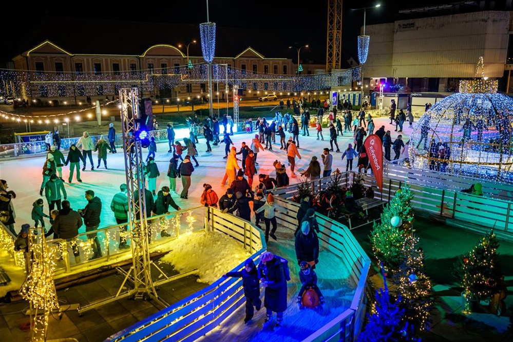 Varaždin: Uz spektakularne cirkuske klizače i umjetnike iz Dubaija, uskoro otvorenje Ledene čarolije, najvećeg klizališta u regiji!