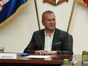 Stričak Klubu SDP-HSS: “Pozivate se na dokument iz Čačićevog mandata, a na vašem zahtjevu nema niti jednog potpisa”