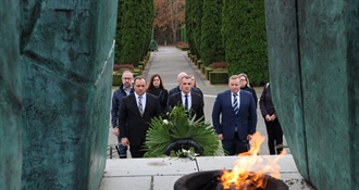 Uoči Dana sjećanja: Posavec i suradnici odali počast žrtvama Vukovara i Škabrnje