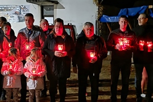 Budinščina odala počast žrtvama Domovinskog rata paljenjem lampiona na Trgu hrvatskih branitelja