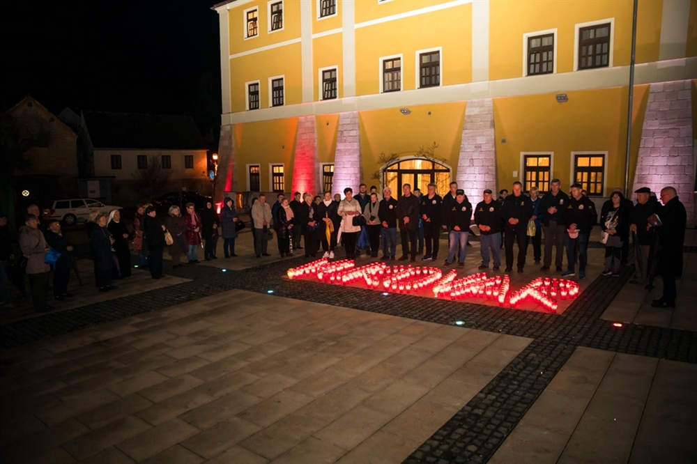 U čast gradu heroju: Ime Vukovar lampionima ispisano i u Varaždinskim Toplicama